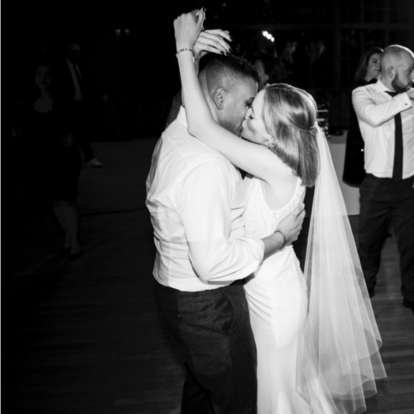 Veil - finger tip length, angel cut - Tailored Tulle brand - Picture 1 of 3